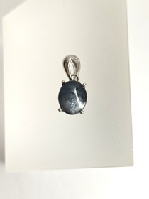 individual silver pendant with real star Sapphire