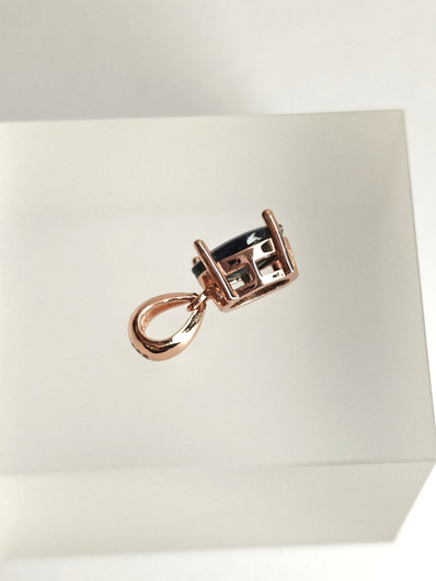 yksilöllinen hopeariipus luonnollisella Safiirilla