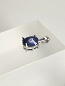 individual silver pendant with real star Sapphire