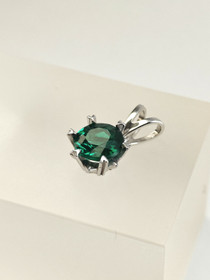 individual silver pendant with synthetic Emerald