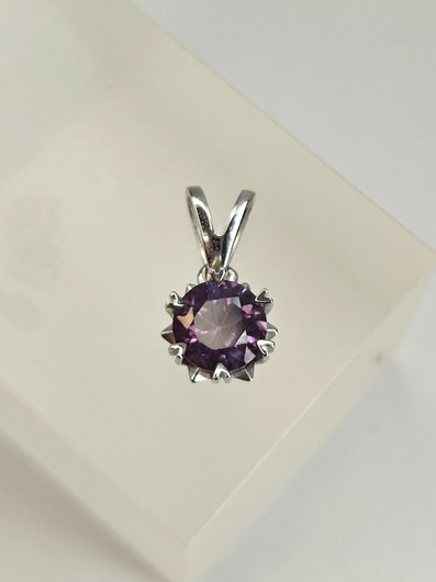 yksilöllinen hopeariipus aidolla Ametistillä