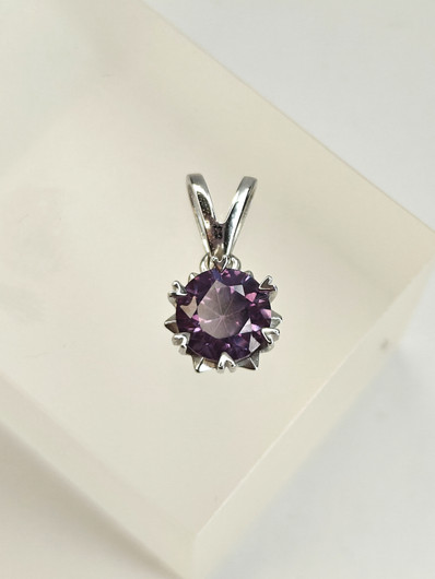 yksilöllinen hopeariipus aidolla Ametistillä