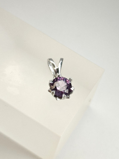 yksilöllinen hopeariipus aidolla Ametistillä