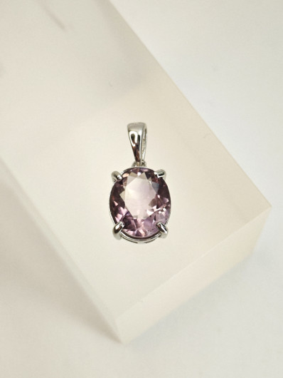 yksilöllinen hopeariipus aidolla Ametistillä