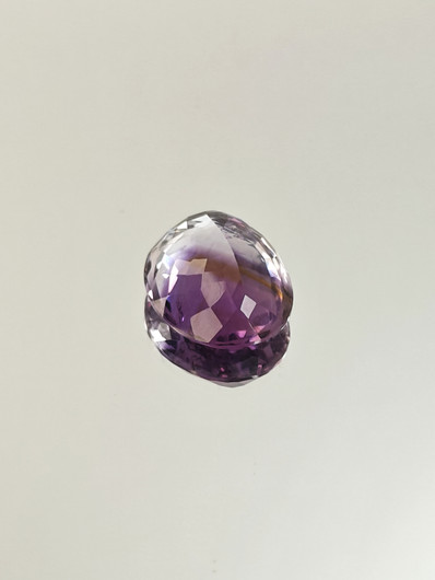 Ametriini monisävyinen 10,2 ct, ovaali