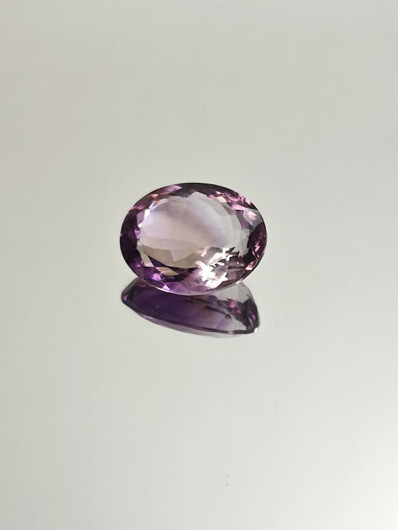 Ametriini monisävyinen 10,2 ct, ovaali