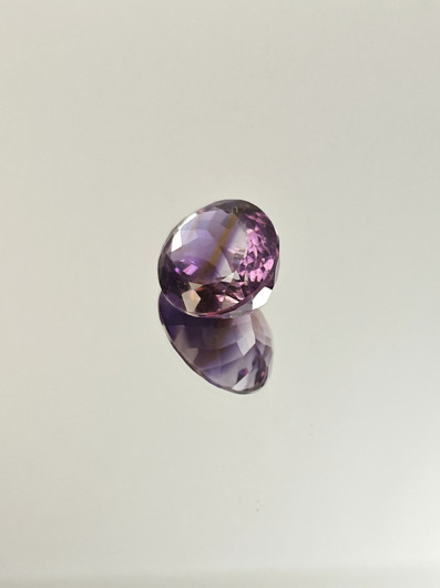 Ametriini monisävyinen 10,2 ct, ovaali