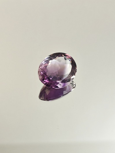 Ametriini monisävyinen 10,2 ct, ovaali