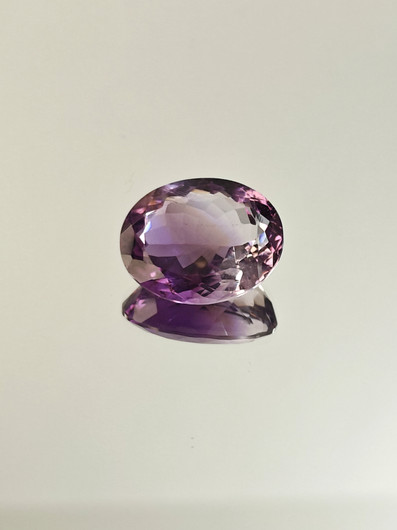 Ametriini monisävyinen 10,2 ct, ovaali