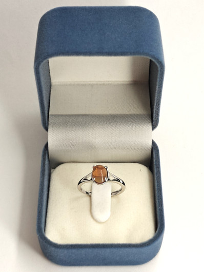 yksilöllinen säädettävä hopeasormus luonnollisella 