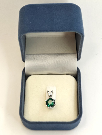 yksilöllinen hopeariipus synteettisellä Smaragdilla