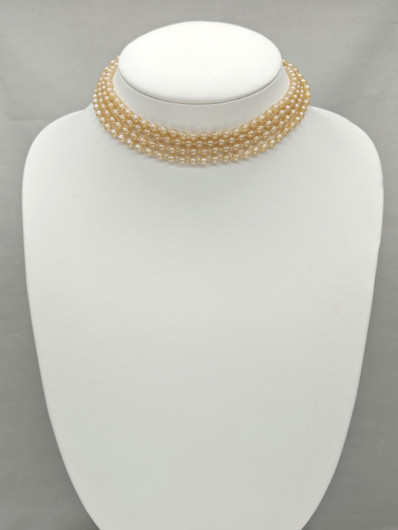 Vintage beautiful pearl necklace