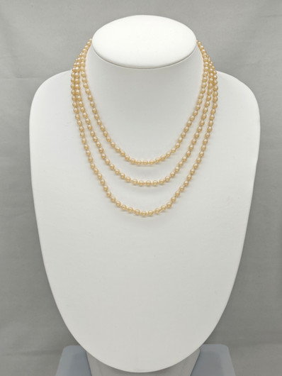 Vintage beautiful pearl necklace