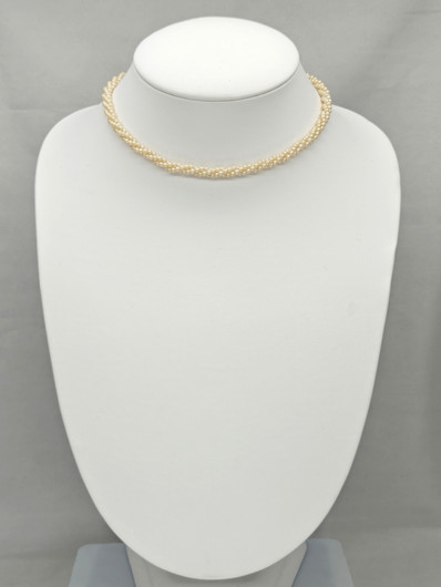 Vintage beautiful pearl necklace