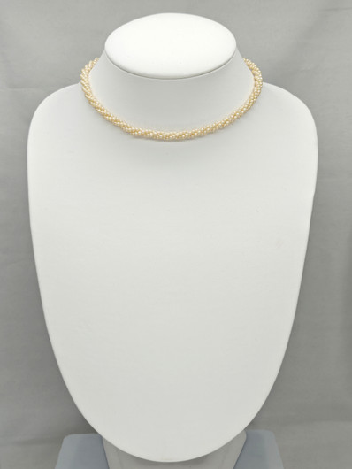 Vintage beautiful pearl necklace