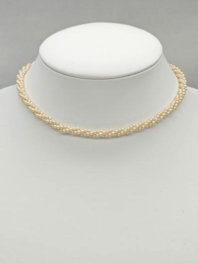 Vintage beautiful pearl necklace