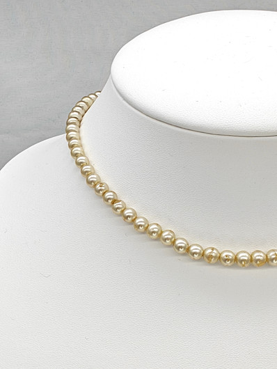 Vintage beautiful pearl necklace