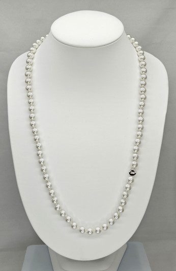 Vintage beautiful pearl necklace