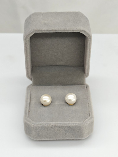 Vintage beautiful pearl earrings