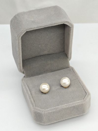 Vintage beautiful pearl earrings
