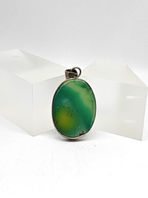 Vintage hopeinen riipus korukivi