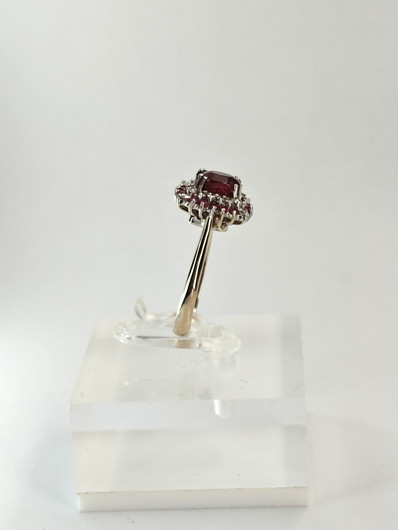 Vintage Ruby 18ct  gold ring with diamonds and rubies 