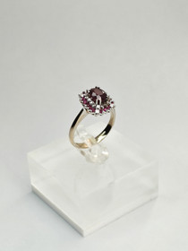 Vintage Ruby 18ct  gold ring with diamonds and rubies 