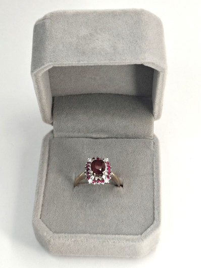 Vintage Ruby 18ct  gold ring with diamonds and rubies 