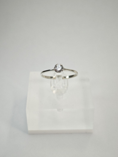 Vintage white gold diamond ring 