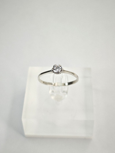 Vintage white gold diamond ring 