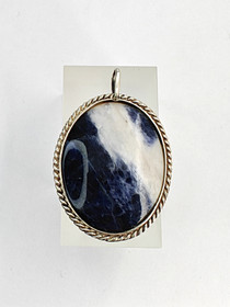 Vintage hopeinen riipus korukivivellä