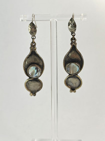 Vintage hopeisiet korvakorut korukivillä