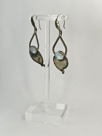 Vintage hopeisiet korvakorut korukivillä