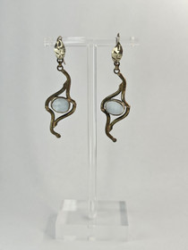 Vintage hopeisiet korvakorut korukivillä