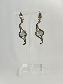 Vintage hopeisiet korvakorut korukivillä