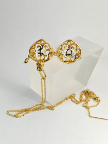 individual silver gold colored opening pendant and chain with decorative stone