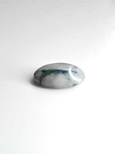 Jade 12,7 ct ovaali
