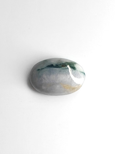 Jade 12,7 ct ovaali