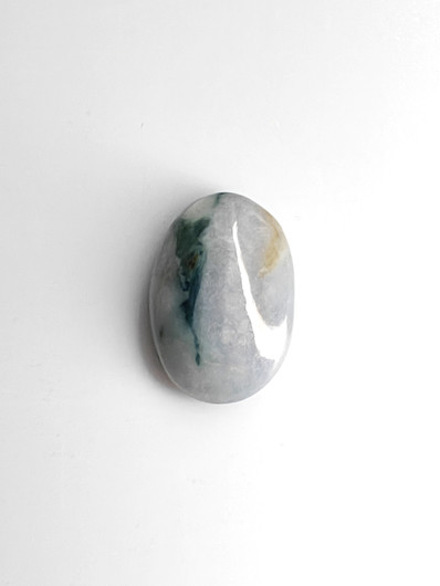 Jade 12,7 ct ovaali