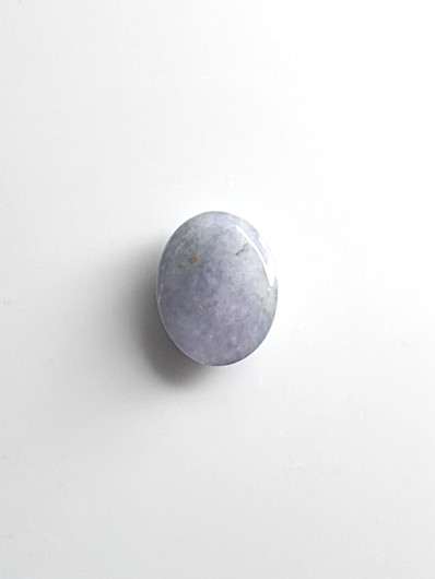 Jade 4,3 ct ovaali