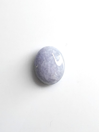 Jade 4,3 ct ovaali