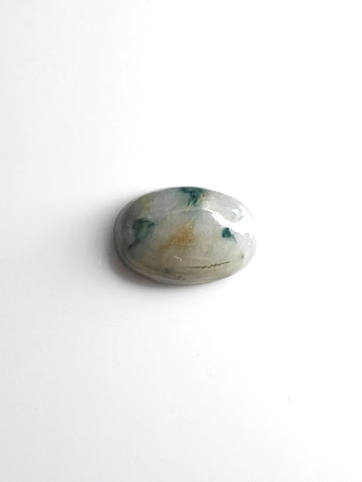 Jade 10,9 ct ovaali