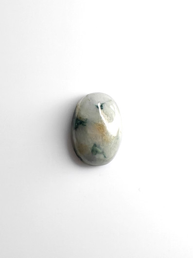 Jade 10,9 ct ovaali