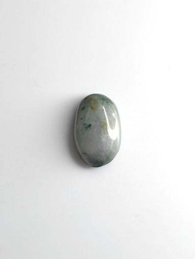 Jade 7,65 ct ovaali