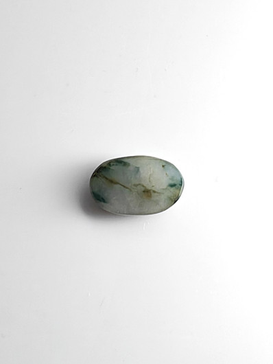 Jade 7,65 ct ovaali
