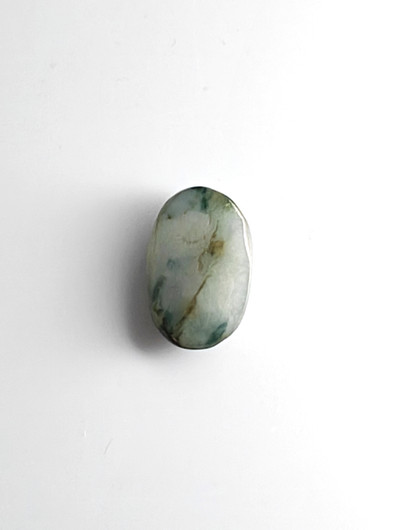 Jade 7,65 ct ovaali