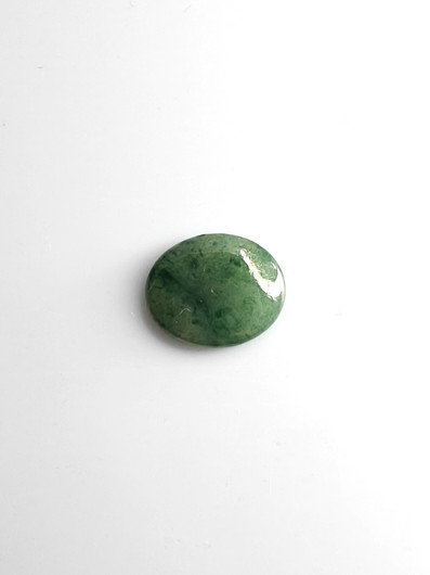 Jade 4,4 ct ovaali