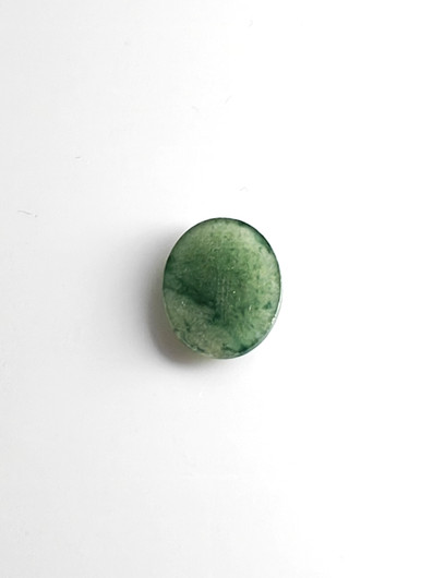 Jade 4,4 ct ovaali