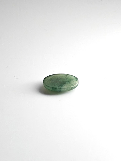 Jade 4,4 ct ovaali