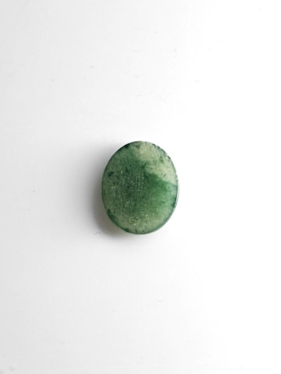 Jade 4,4 ct ovaali
